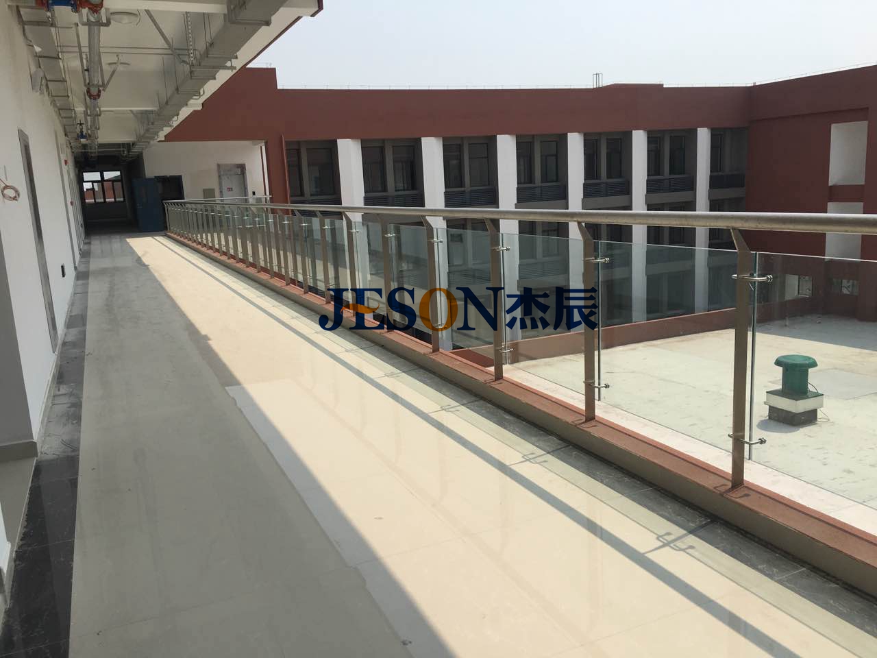 杰辰護(hù)欄，為校園安全護(hù)航。